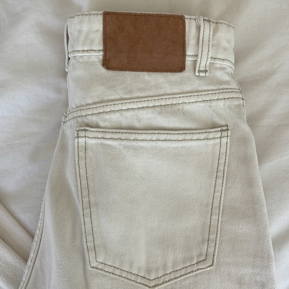 [Zara] white jeans button fly - Picture 2 of 5